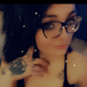 Meet your Posher, Alyxandra